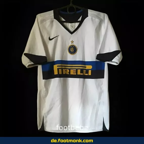 Inter Mailand Vintage Trikot 2005/06 – Weißes Auswärtstrikot – Retro Fußballtrikot Herren/Damen – Authentisches Vereinstrikot – Nike/Adidas