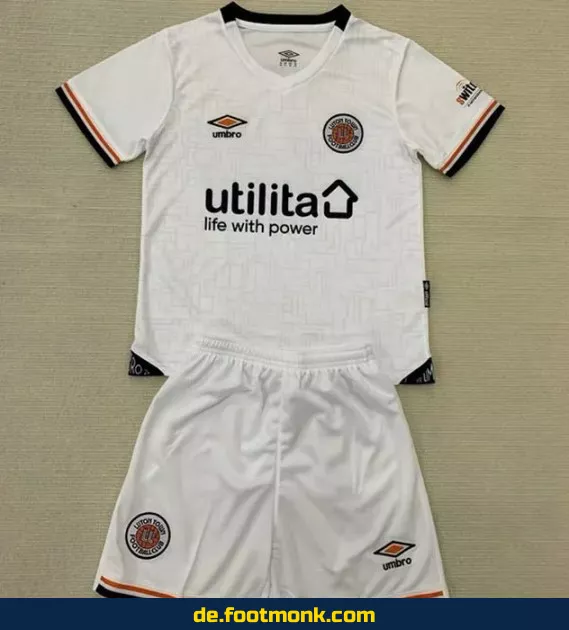 Luton Town Kinder Auswärtstrikot 2024/2025 – Günstige Fussballtrikots für Jungen & Mädchen | Offiziell & Personalisierbar