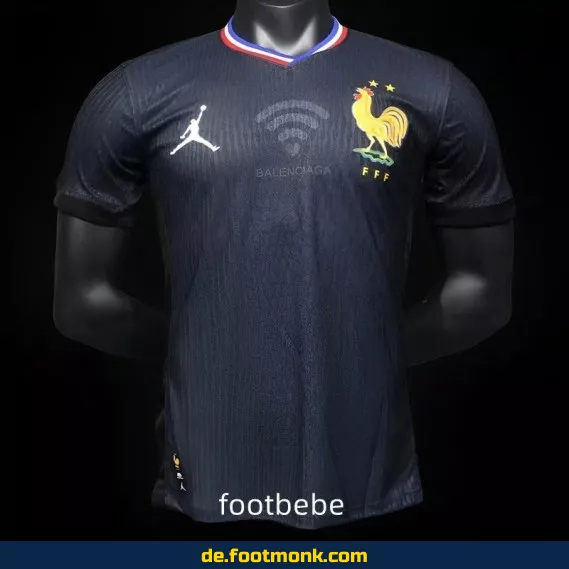 Frankreich Heimtrikot 2024 von Balenciaga in Marineblau – Offizielles Fußballtrikot für Herren, Damen & Kinder | Authentisches Fussballtrikot mit Personalisierungsoption | Jetzt günstig online kaufen