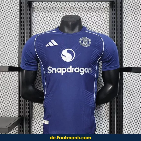Manchester United Concept Trikot 2025/2026 – Blaues Fußballtrikot für Herren & Damen | Günstig online kaufen | Authentisches Vereinstrikot von Nike/Adidas | Personalisierbar mit Name & Nummer