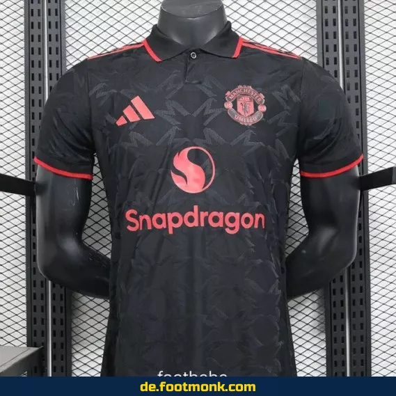 Manchester United Heimtrikot 2025/2026 – Herren Polo-Shirt in Schwarz | Offiziell lizenziert | Fußballtrikot günstig kaufen
