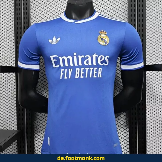 Real Madrid Drittes Trikot 2025/2026 – Blaues Fußballtrikot Herren/Damen/Kinder | Authentisches Vereinstrikot | Nike/Adidas | Personalisierbar mit Nummer & Name | Günstig online kaufen