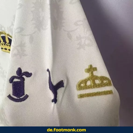 Real Madrid Heimtrikot 2024/2025 – Authentisches Fußballtrikot Herren/Damen/Kinder | Nike/Adidas | Personalisierbar mit Nummer & Name | Günstig online kaufen