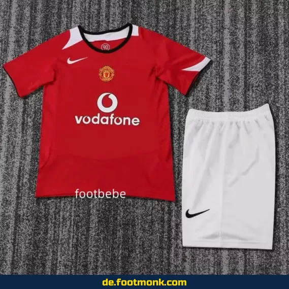 Vintage Manchester United Heimtrikot für Kinder (2004-2006) – Authentisches Retro-Fußballtrikot | Günstige Fussballtrikots für Damen, Herren & Kinder | Nike/Adidas Vereinstrikots | Personalisierbar